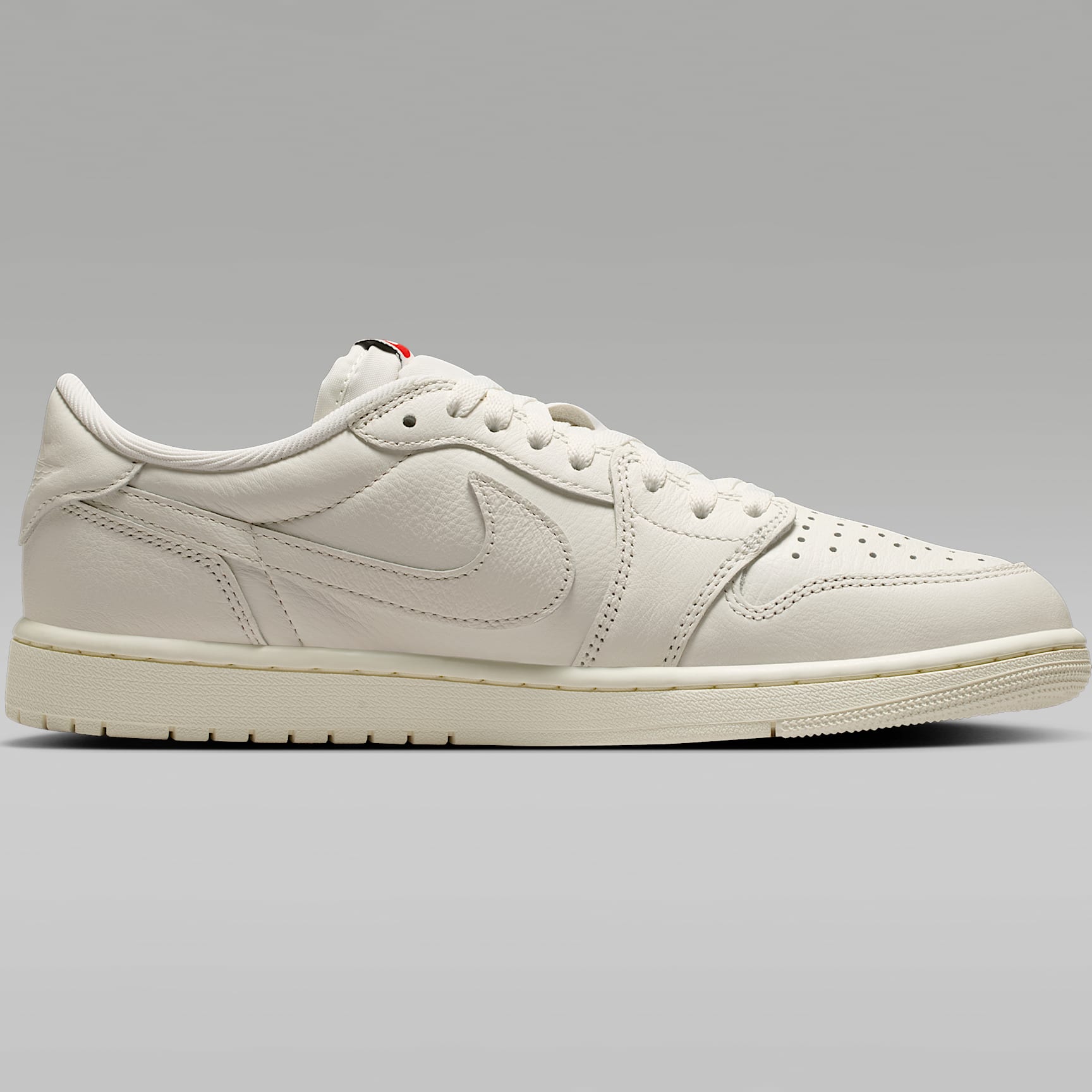 SARZI-JORDAN-AJ1RETROLOW-HQ6998 - کرم/قرمز دانشگاهی/کرم - SARZI-JORDAN-AJ1RETROLOW-HQ6998-100 - 3