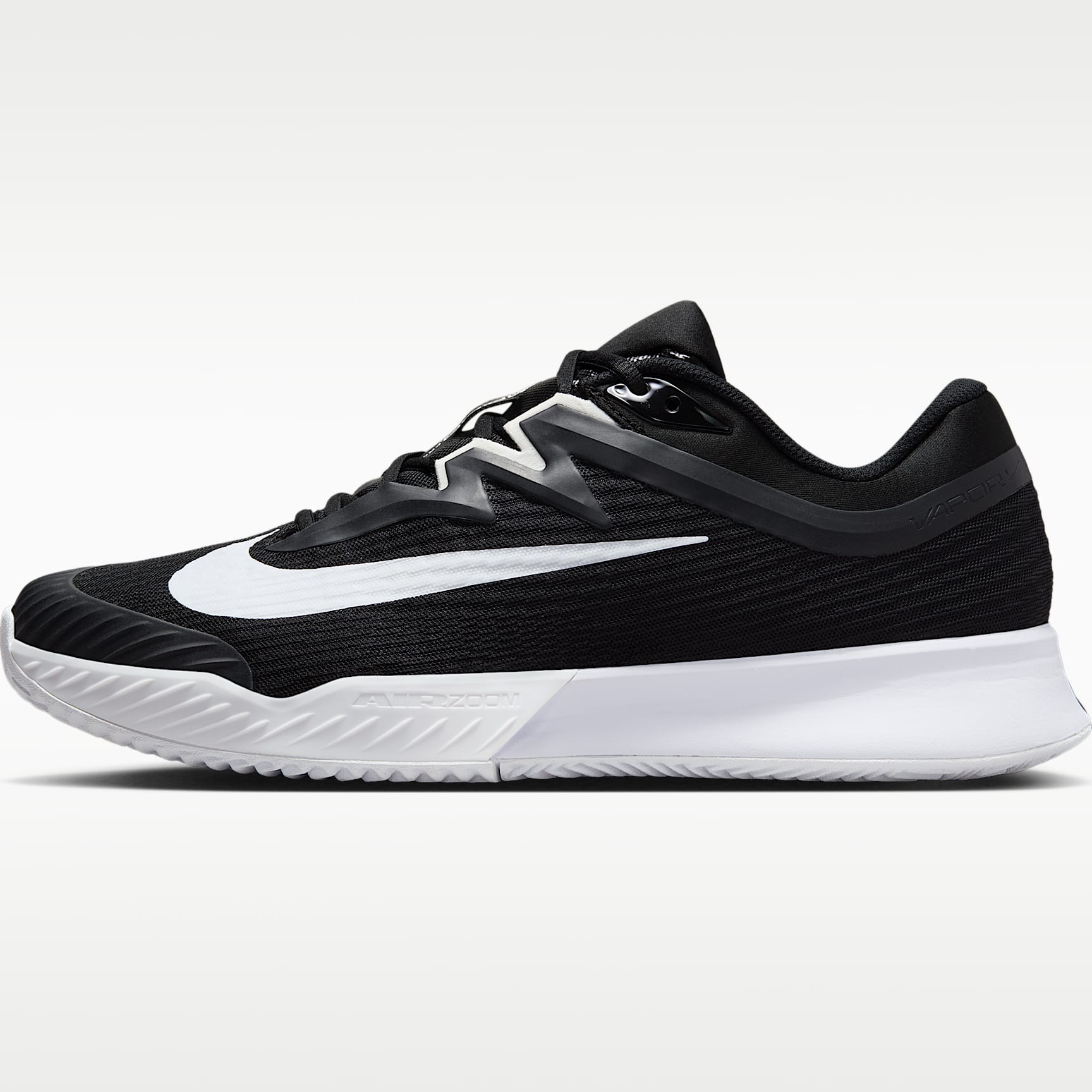 SARZI-NIKE-VAPOR-PRO-3-TOPRAK-HQ6034 - مشکی/سفید - SARZI-NIKE-VAPOR-PRO-3-TOPRAK-HQ6034-001 - 1 SARZI-NIKE-VAPOR-PRO-3-TOPRAK-HQ6034 - مشکی/سفید - SARZI-NIKE-VAPOR-PRO-3-TOPRAK-HQ6034-001 - 1