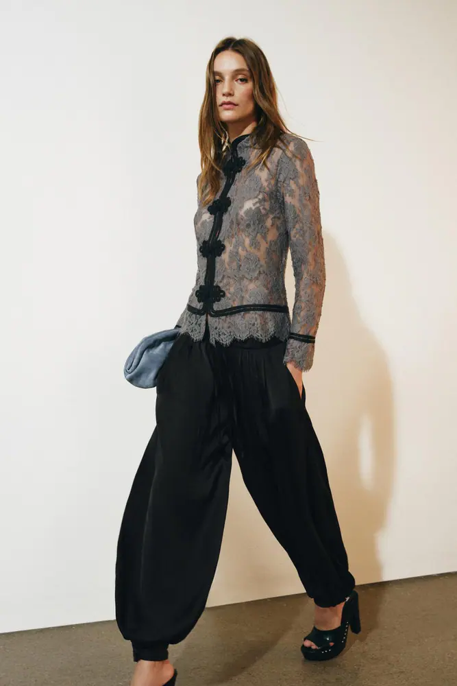 پیراهن و بلوز زارا زنانه مدل ZW COLLECTION LACE SHIRT WITH FROG FASTENING کد 05919204